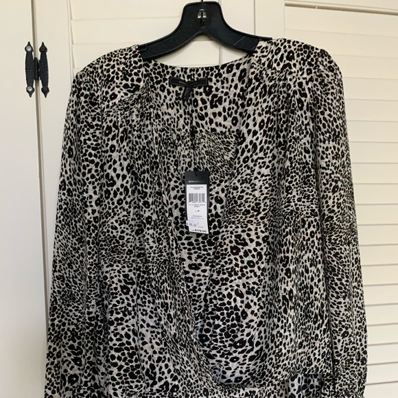⭐️2/$25⭐️Puff sleeve Leopard-like blouse High/Low medium - Picture 8 of 9